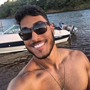 Meet your Posher, André